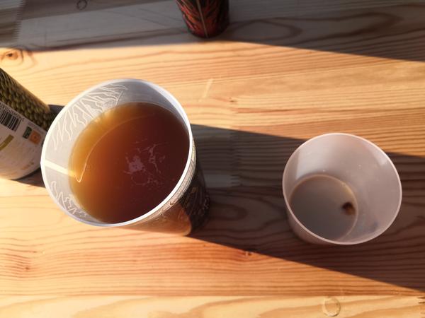 Photo de d'une pinte de bière et d'un Russe Blanc